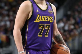  东契奇关键节点精彩发挥,g2带队取胜了吗 