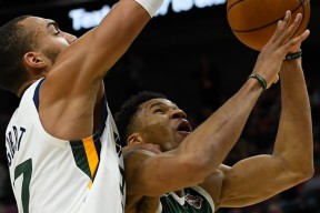 Rookie关键节点回归赛场，雄鹿带队取胜！的简单介绍